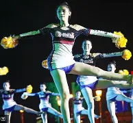 球员们在比赛中展现出惊人的表现英语